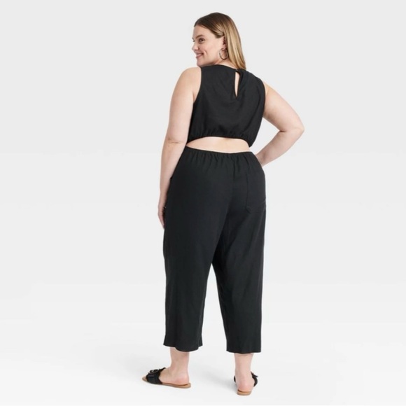 Women’s Linen V-Neck Jumpsuit - Picture 2 of 5